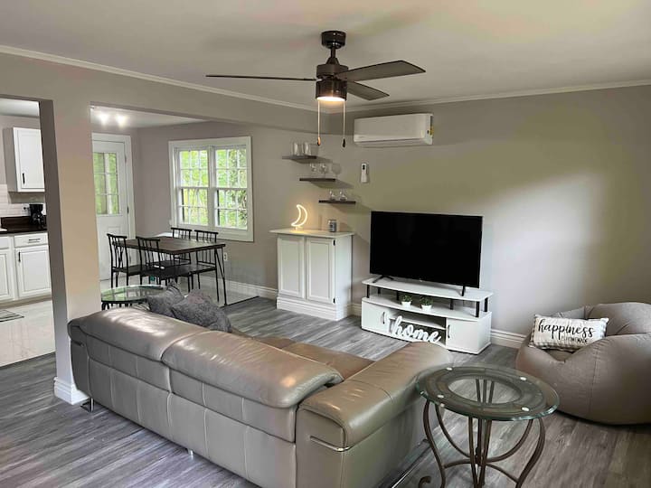 Entire Remodeled Home minutes from the waterfront Houses for Rent in