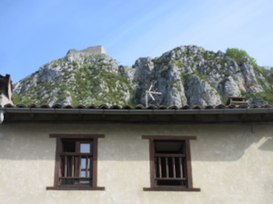 Du jardin la vue sur le château
