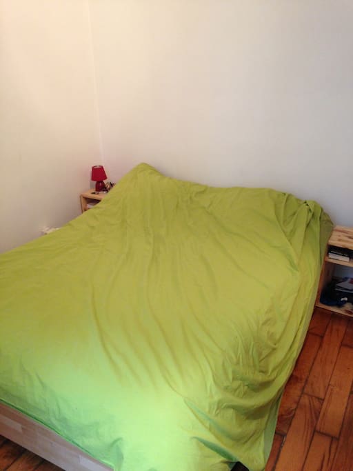 Chambre avec lit 2places.