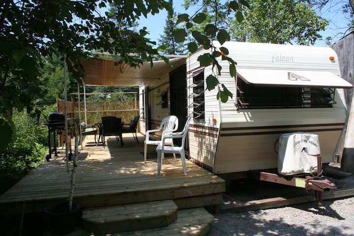 The Dragonfly Muskoka (Riverside) -TeaLakeCottages