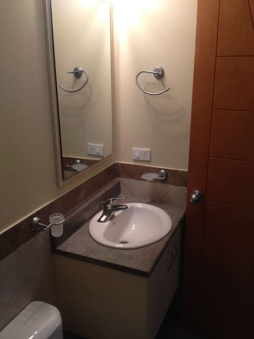 vista del baño privado del dormitorio A