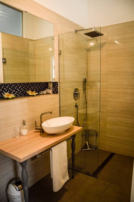 Fürdőszoba - Bathroom