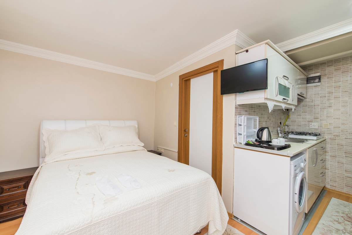 Full Equipped Private Flat by Kadir Has University