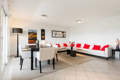 XXL Appartment with View + Free Parking