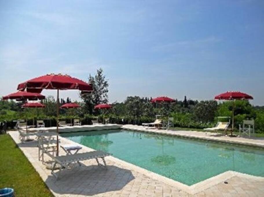 La nostra meravigliosa piscina!