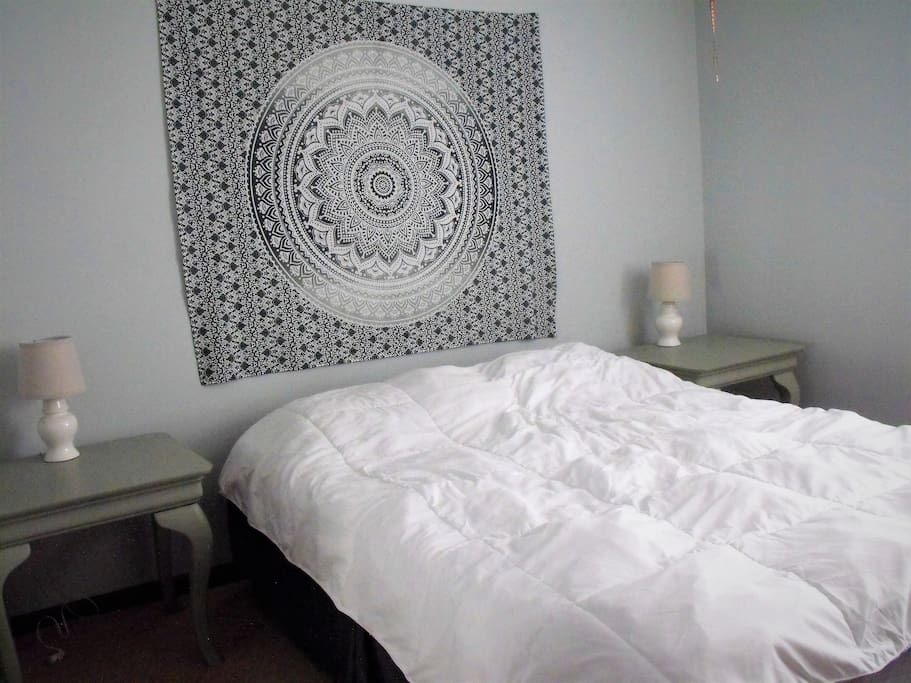 Main Bedroom-Queen