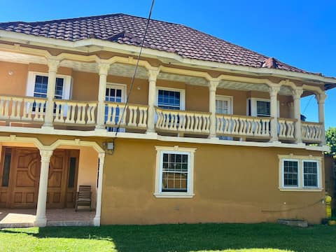 beautiful 2 level home with pool nice quiet