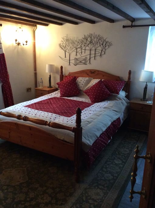 Beautiful kingsize bed
