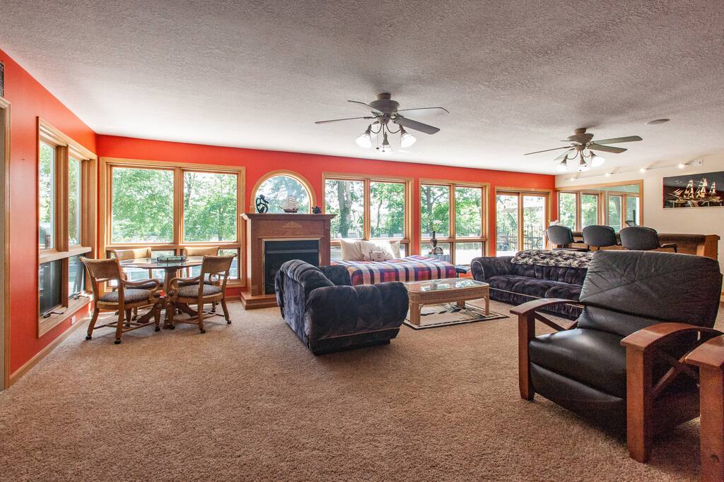 EntertainingRelaxingHouse on Mississippi River Villas for Rent in