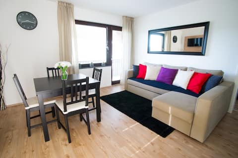 Cozy Apartment with A Beautiful Lake View