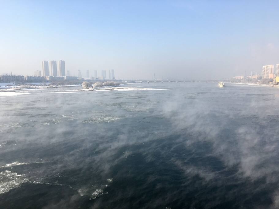 起雾的松花江