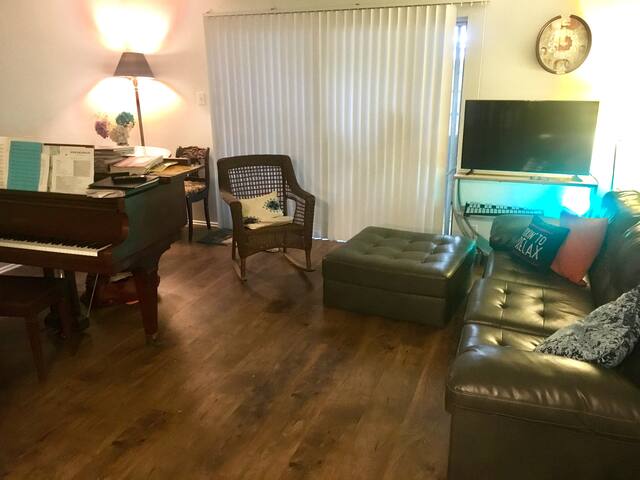 Full Condo! Great Location and Price! off 410/I10