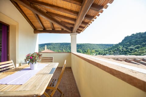 Top performing Airbnb: Dessanay: Between the sea and the mountains, a quiet loft. in Bari Sardo