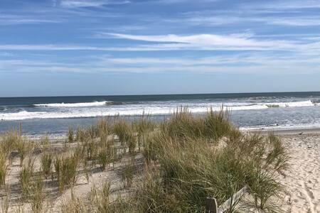 ☀️Beautiful condo & great location!☀️