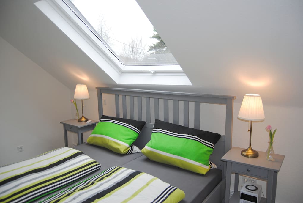 Schlafbereich mit Doppelbett