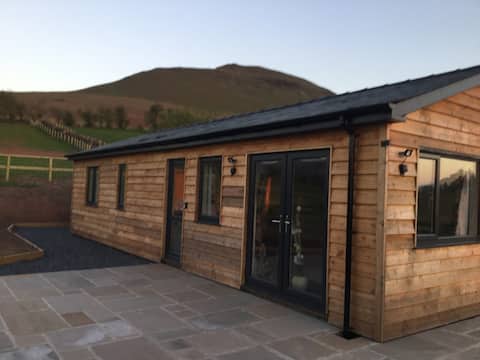 The Lodge - Stunning views and tranquil setting