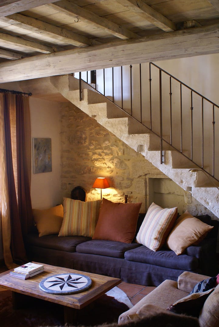 Beautiful 18th Century Provençal Mas With Pool - Uzès