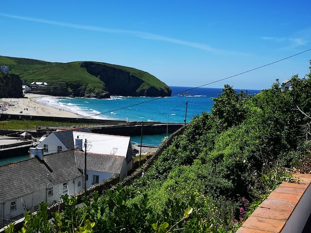 Airbnb 1 Battery Hill Vacation Rentals Places To Stay