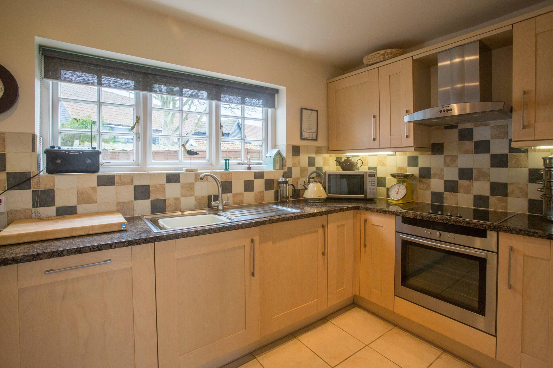 2 Ogilvie Lodge, Thorpeness, A seaside 3 bedroom apartment in Thorpeness - Close to the beach, Thorpeness Meare, Golf & Country Club - Managed by Aldeburgh Coastal Cottages — photo 4