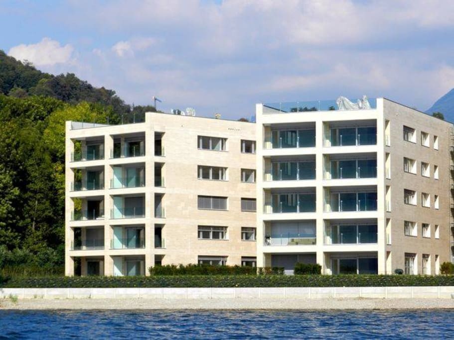 Residenza Cristal, waterfront complex