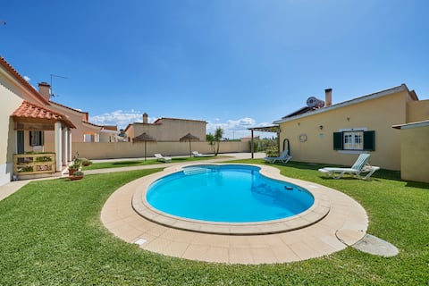Private Villa - Pool, Sauna Snooker,Animals