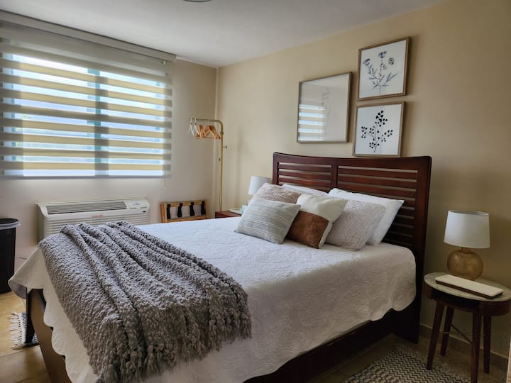 Hlavná spálňa s pohodlným matracom.