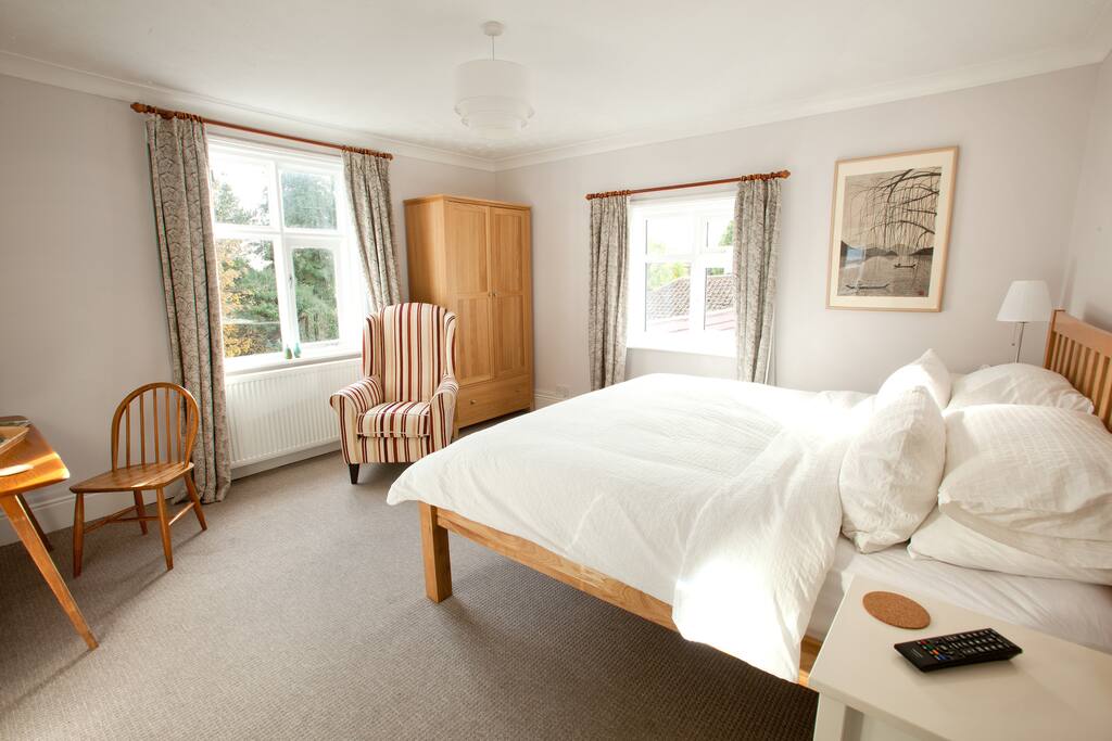 Double aspect room