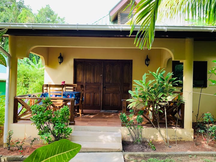 Private house next to beach/ Osoleil Guesthouse