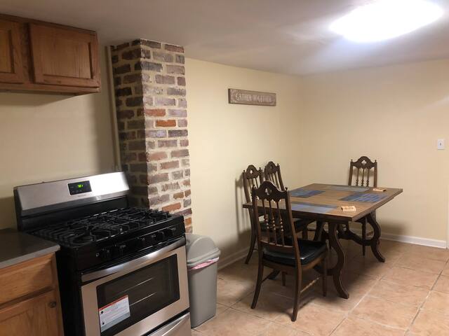 Fairgrounds Pied A Terre 3 gallery image 3