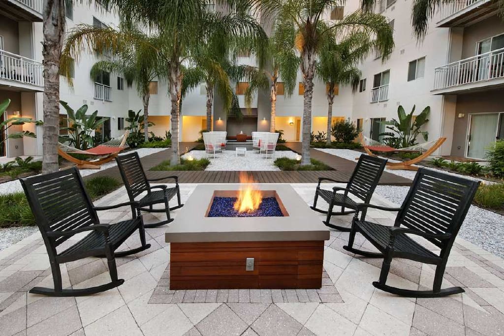 Clean, Modern Apartment in Downtown Tampa