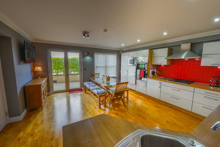 Your Cowes Home