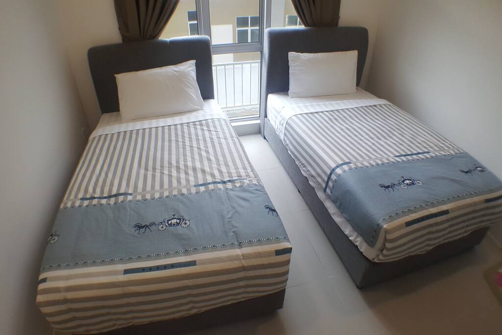 Master bedroom with 2 Super Single Beds