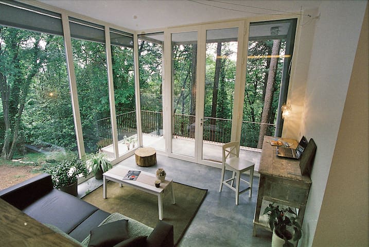 Exquisite accomodation in the woods