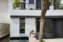 MAISON DE VILLE AVEC PISCINE