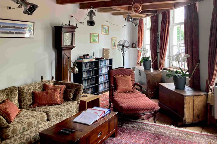 2 Br Canal View Former Rembrandt Workshop Apt gallery image 3