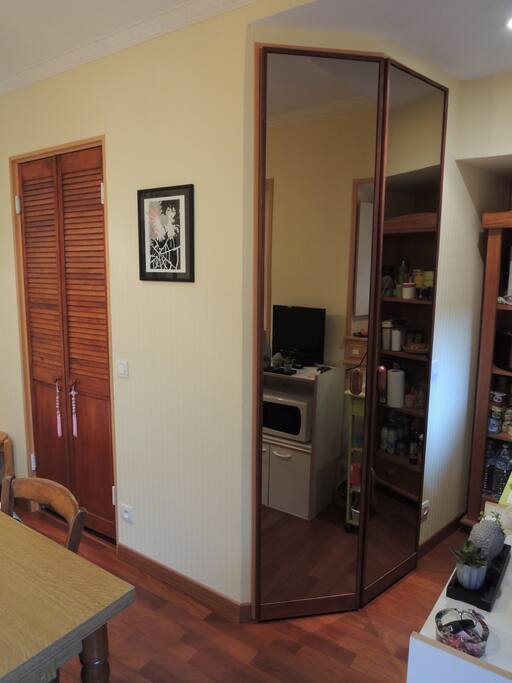 placard avec miroir