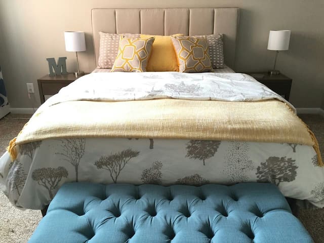 Sunny 1-Bedroom Condo