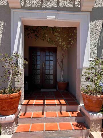 Luxury home in Oranjezicht by Steadfast Collection gallery image 4