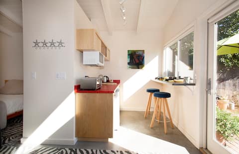 Successful Airbnb property: Scenic Neighborhood Garden Cottage in Santa Rosa