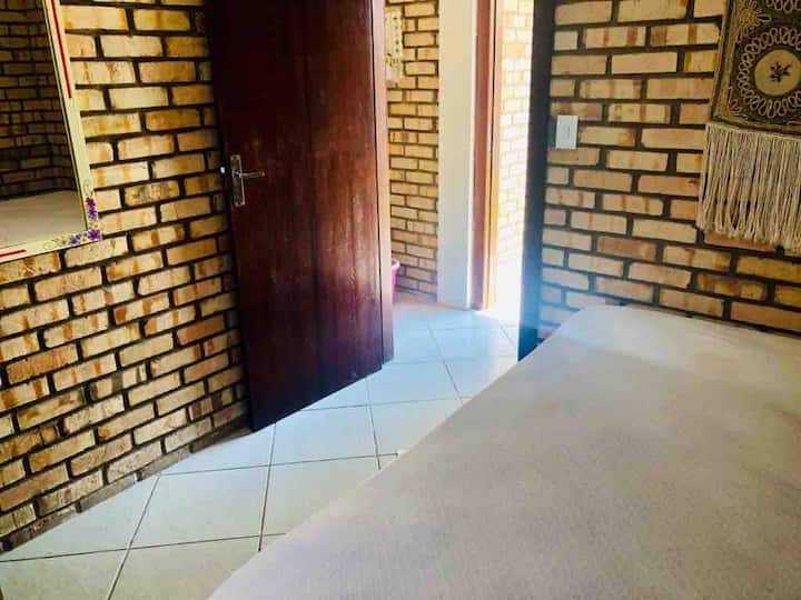 Kati përdhes: Dhoma e gjumit 01