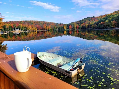 ‼️Lakefront house with baby goats‼️