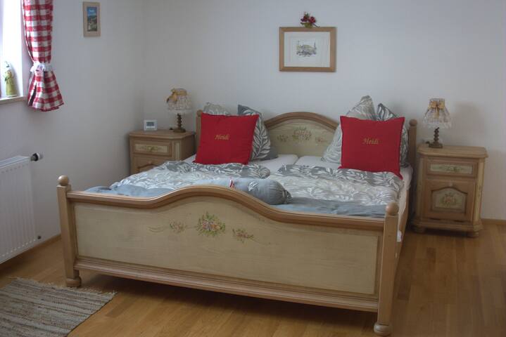 Romantic and cozy room with mountain view!