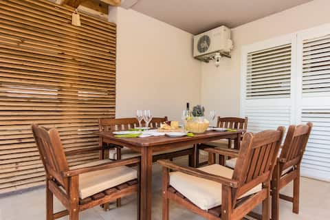Successful Airbnb property: Rosemary Holiday Apartment in Srima