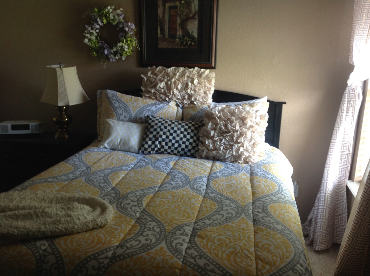 Gornji dio jastuka s bračnim krevetom