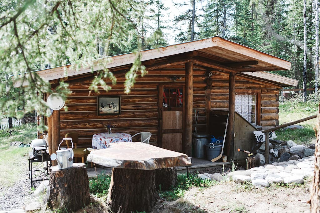 Cozy Cariboo Log Cabin Retreat on Watch Lake Cabins for Rent in 70