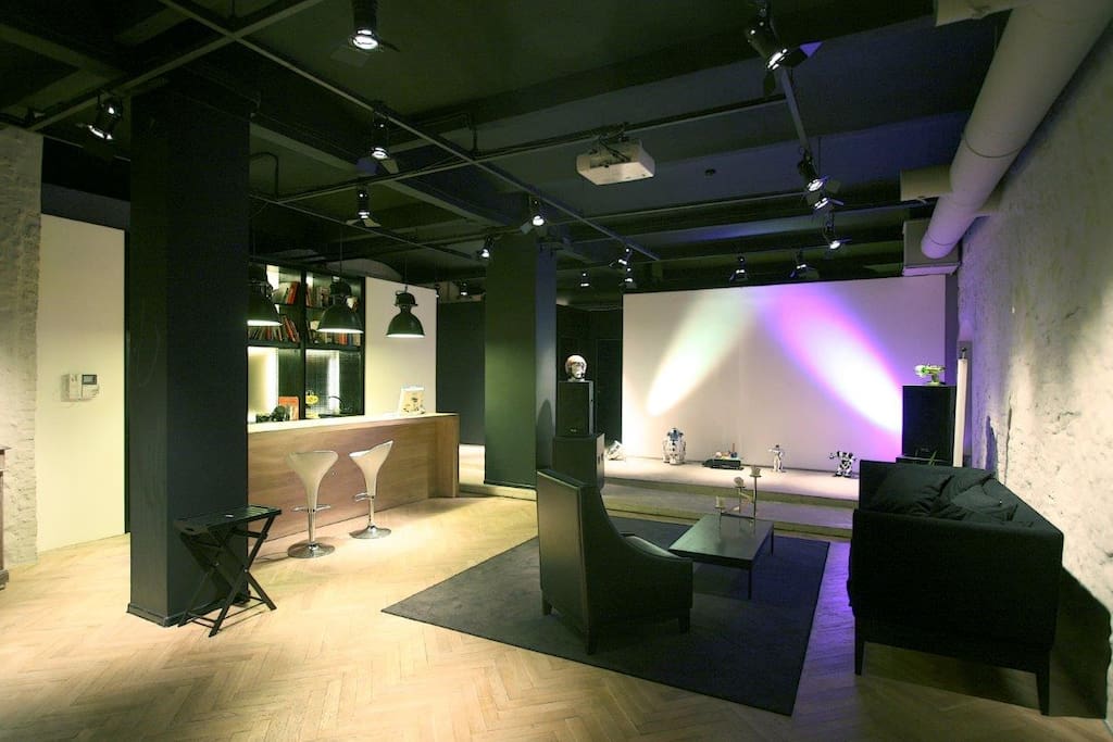 Главный зал. Main room