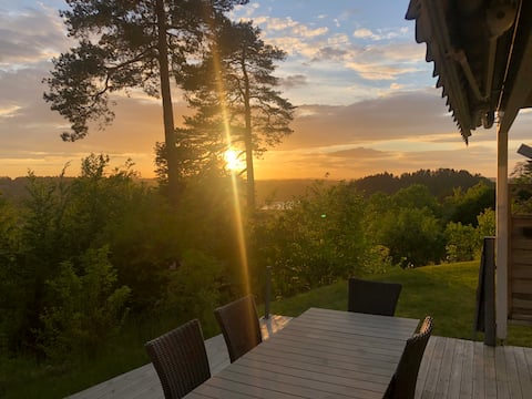 Apartment 2 km from Brunstad and the beach in Melsomvik