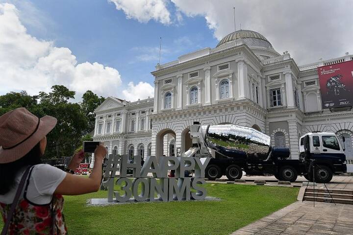 Leisurely Walk to Somerset MRT, Grand 3-BR Suite gallery image 2