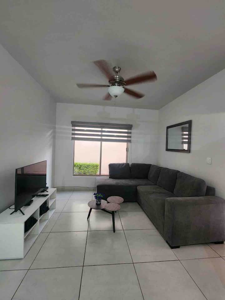 Hermoso Condominio Con Alberca Cerca De Aeropuerto - Hermosillo