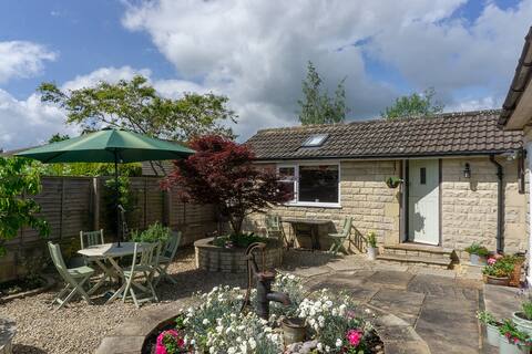 Garden Studio in the old town of Corsham